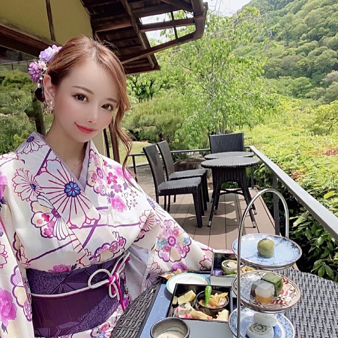 まりち💋💄のプロファイルと最新情報をチェックしましょう - 17LIVE