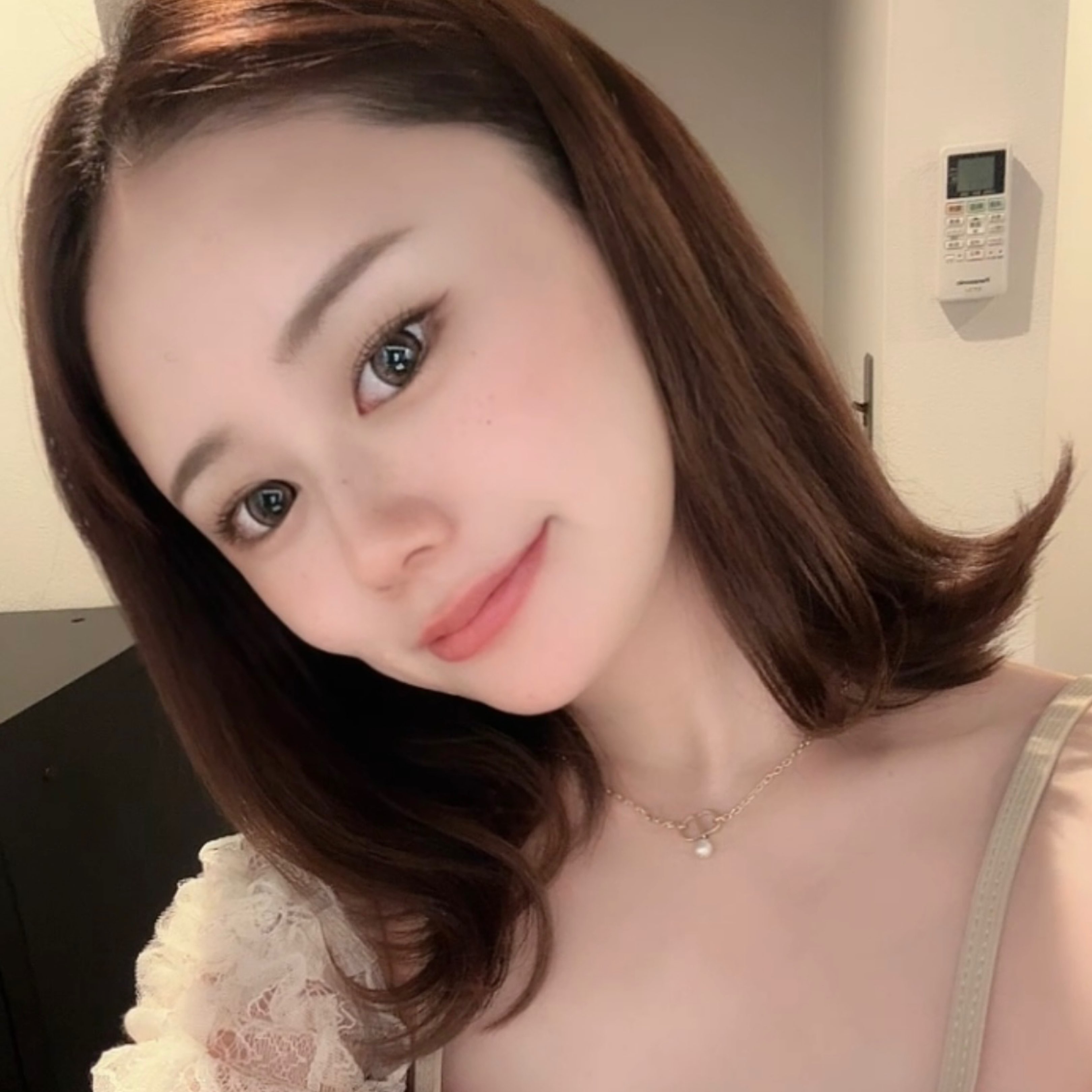 モモ🍑のプロファイルと最新情報をチェックしましょう - 17LIVEライブ配信